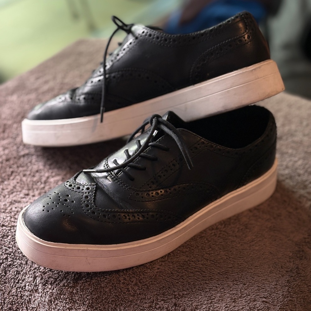 Clark’s Black Leather Women’s Shoes